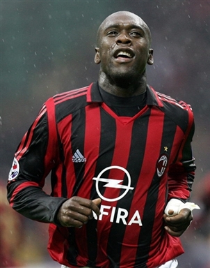 西多夫主场大捷，积分榜逼近前列