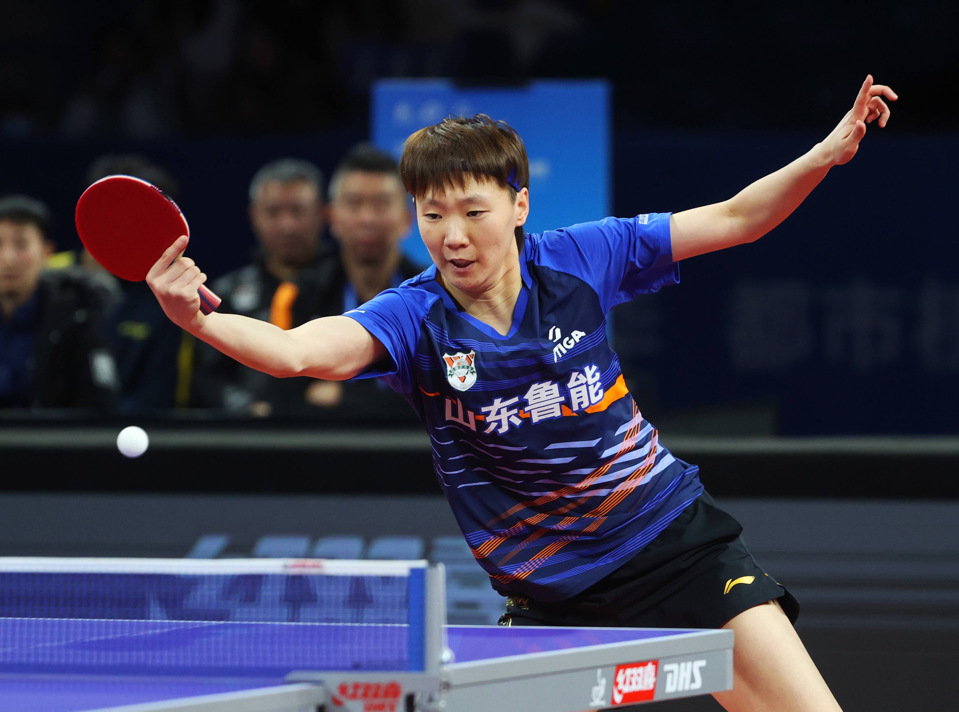 鲁能阻击对手攻势——山东鲁能在比赛中成功抵挡对手的进攻 鲁能阻击对手攻势——山东鲁能在比赛中成功抵挡对手的进攻