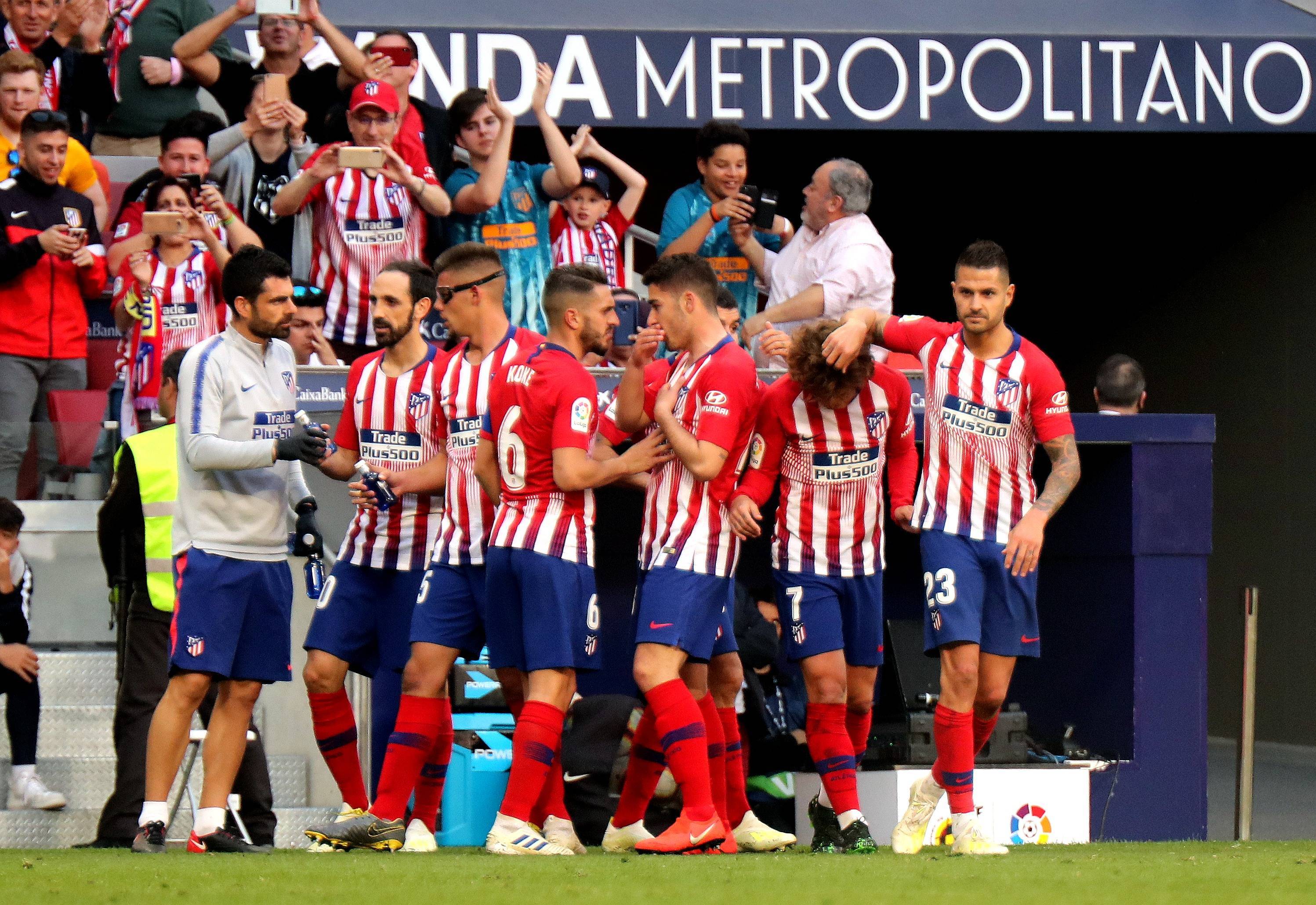 足球比赛剧情波澜起伏，球队竞争激烈