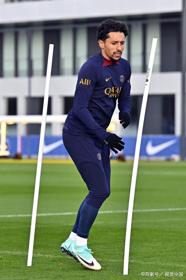 球队攻守兼备,轻取三分登顶 球队攻守兼备,轻取三分登顶