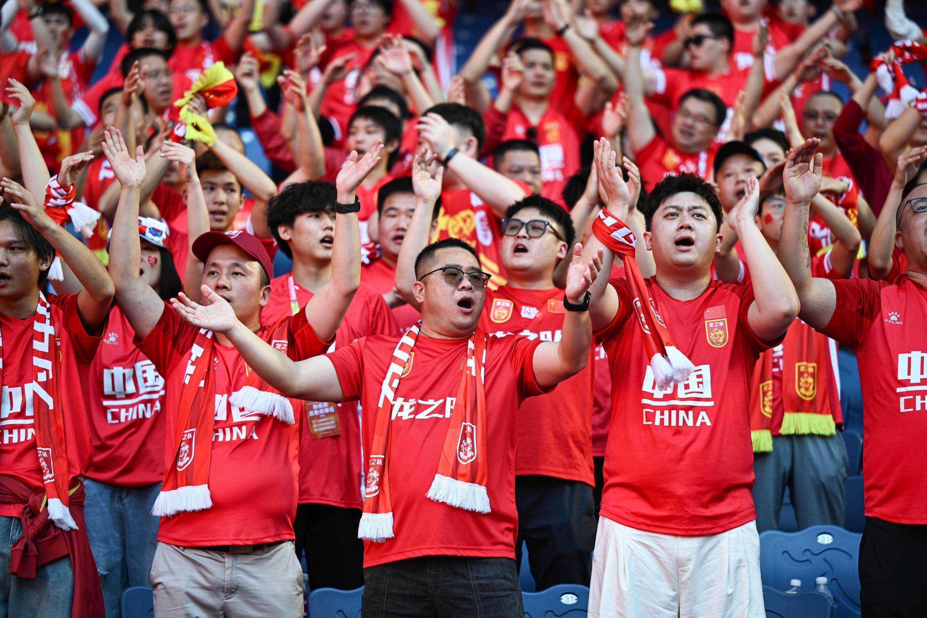 中国队的国际比赛成绩备受球迷瞩目