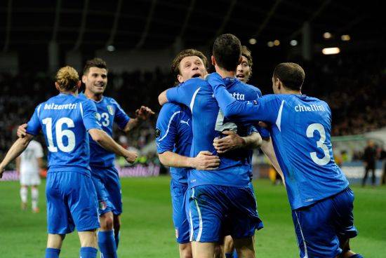 斯洛文尼亚队灿烂夺冠欧洲杯篮球狂欢