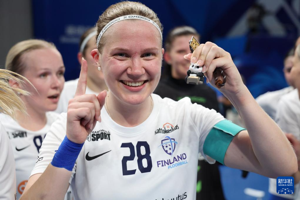 芬兰队迎战乌拉圭队,追逐晋级机会 芬兰队迎战乌拉圭队,追逐晋级机会