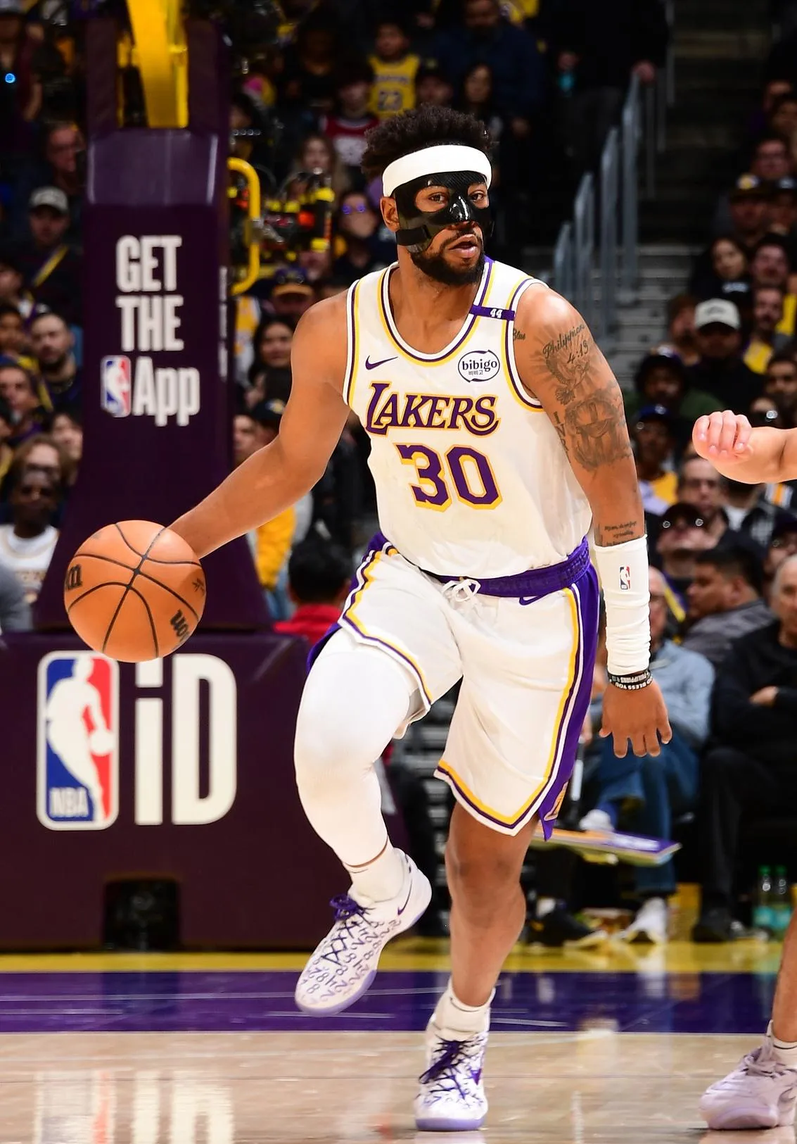 部分球员染病隔离,湖人队备战未来赛事 部分球员染病隔离,湖人队备战未来赛事