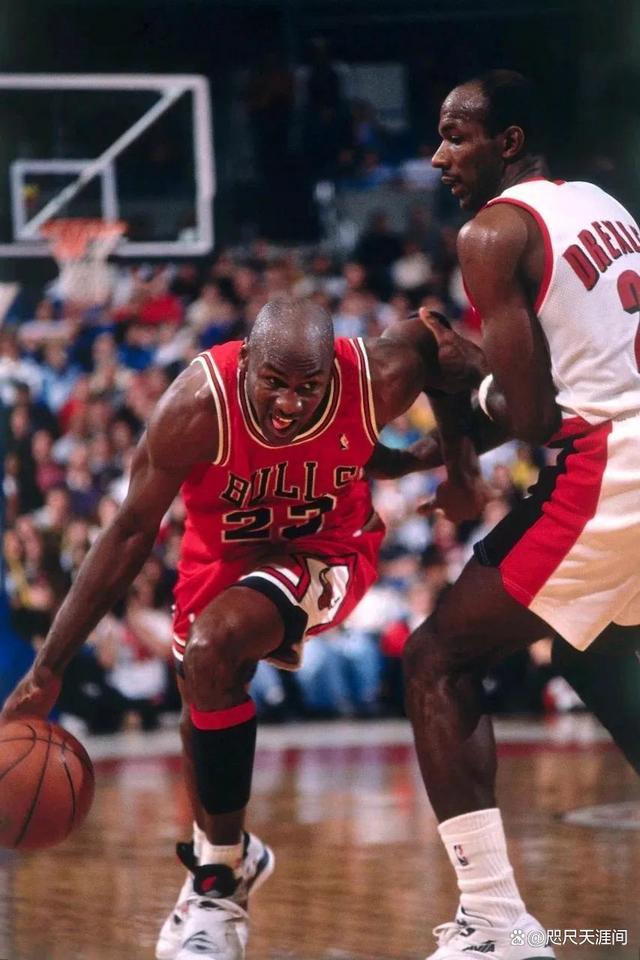 关于胜利咫尺!球队在关键时刻转变战术取得领先的信息 关于胜利咫尺!球队在关键时刻转变战术取得领先的信息