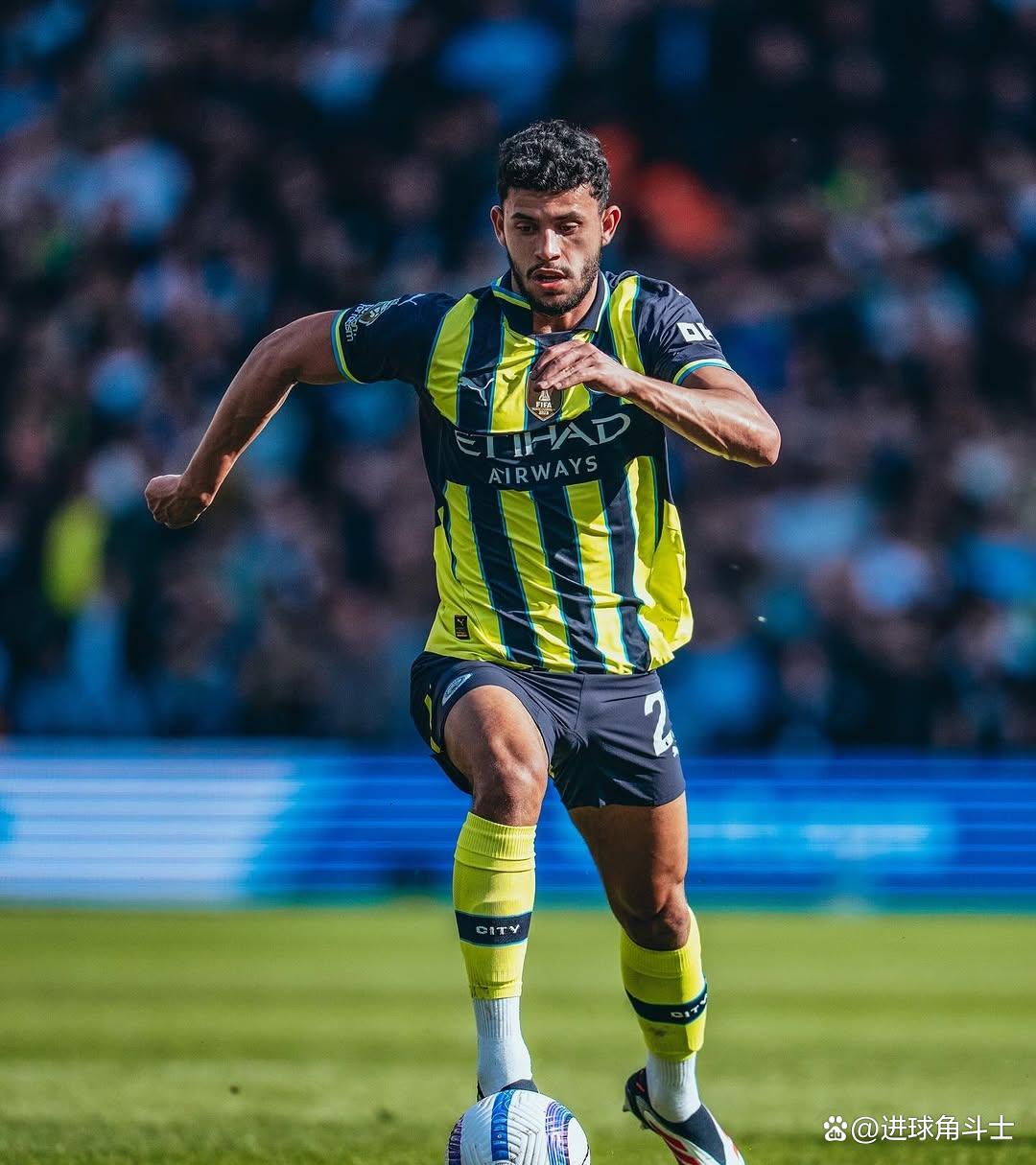 布莱顿创造惊艳进攻，袭击对手大门