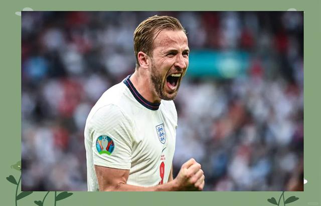 英格兰队迎战德国队，夺取关键胜利