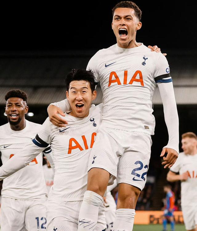 包含热刺3-0轻取朴茨茅斯,继续英超领跑的词条 包含热刺3-0轻取朴茨茅斯,继续英超领跑的词条