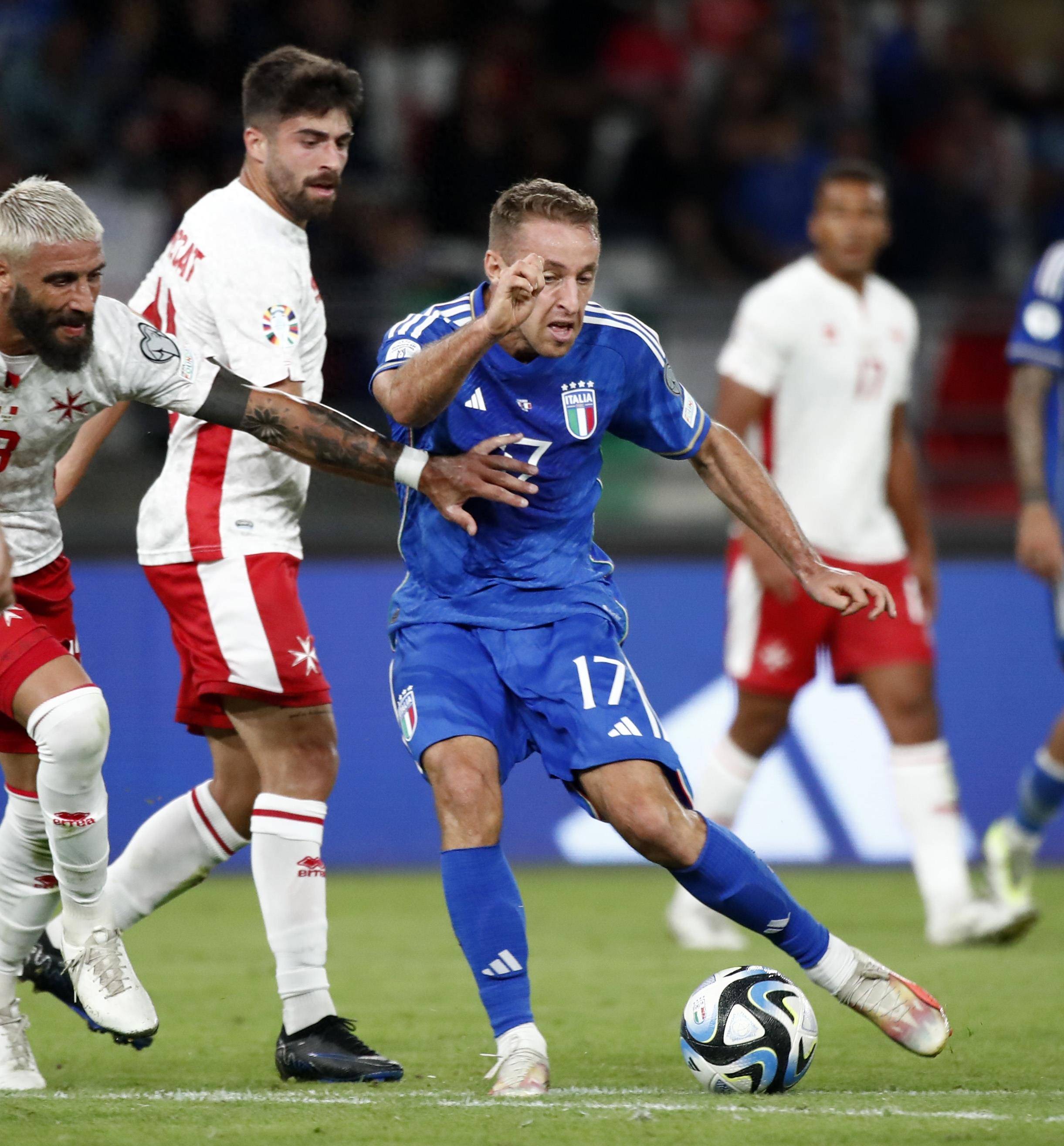 意大利国家女子足球队在比赛中夺胜