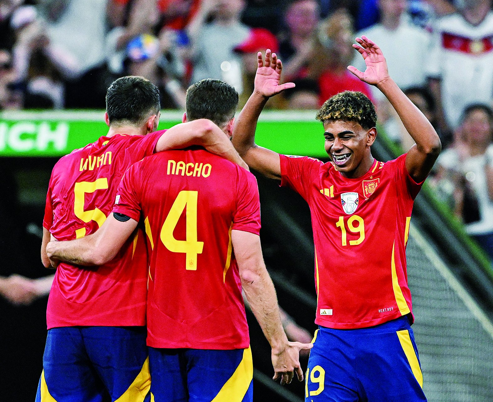 亚洲球队在国际赛事中闪耀登场