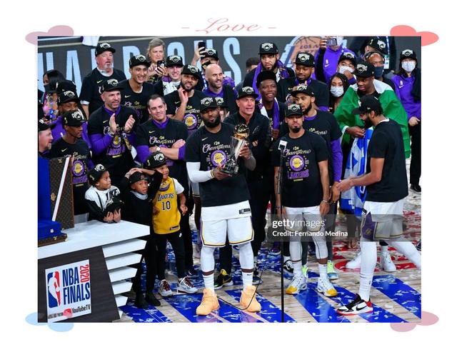 湖人队双核詹姆斯和戴维斯合作默契,助球队晋级 湖人队双核詹姆斯和戴维斯合作默契,助球队晋级