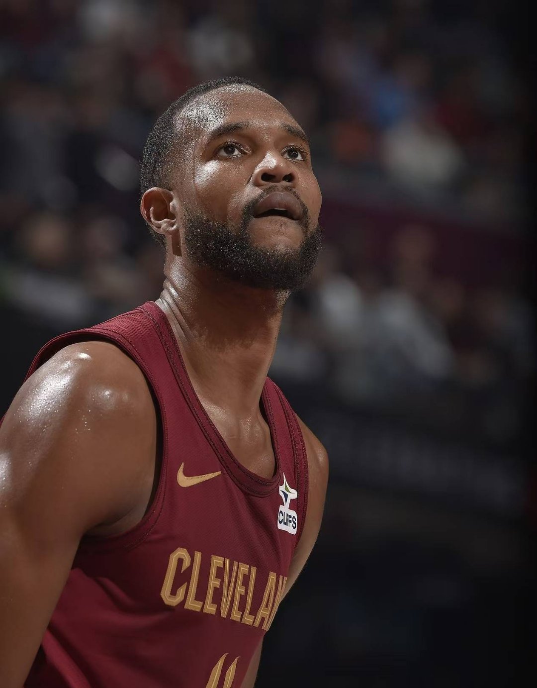 骑士惨遭雄鹿逆转，遭遇两连败