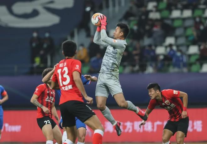 上海上港闷平首尔FC保级资格成疑的简单介绍