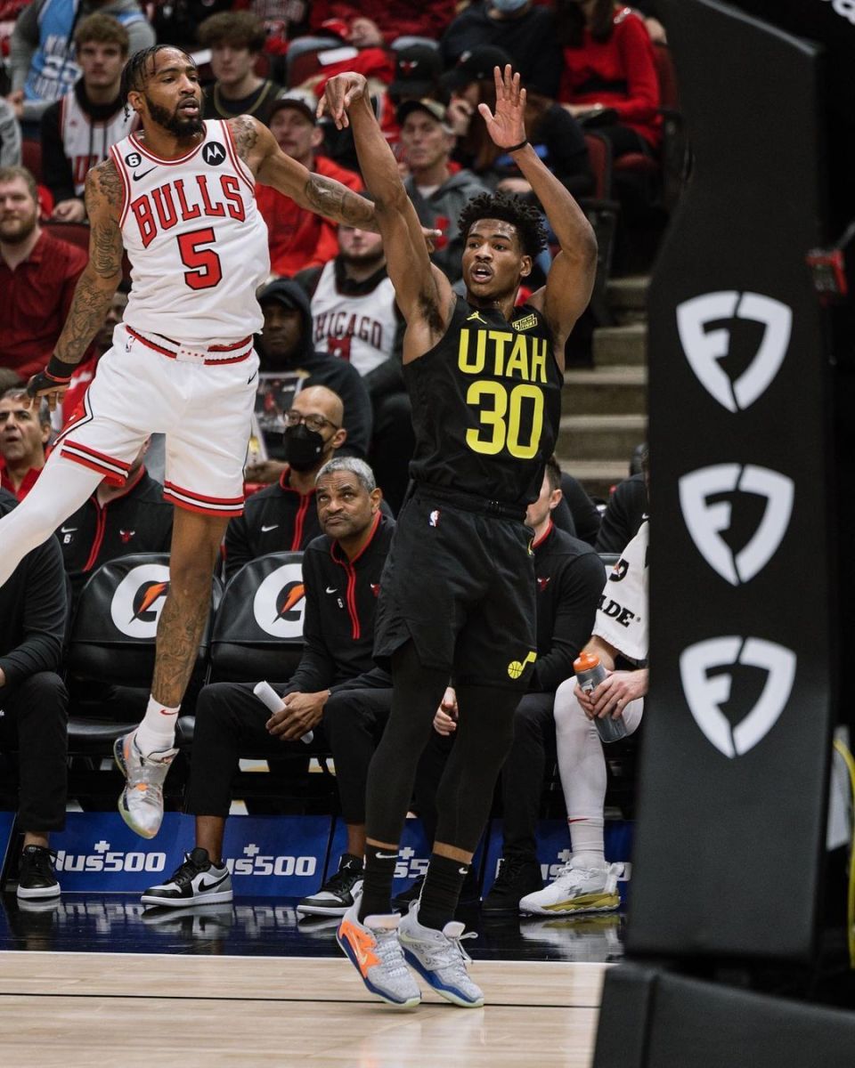 小牛遭公牛反击，拉文砍下全场最高24分