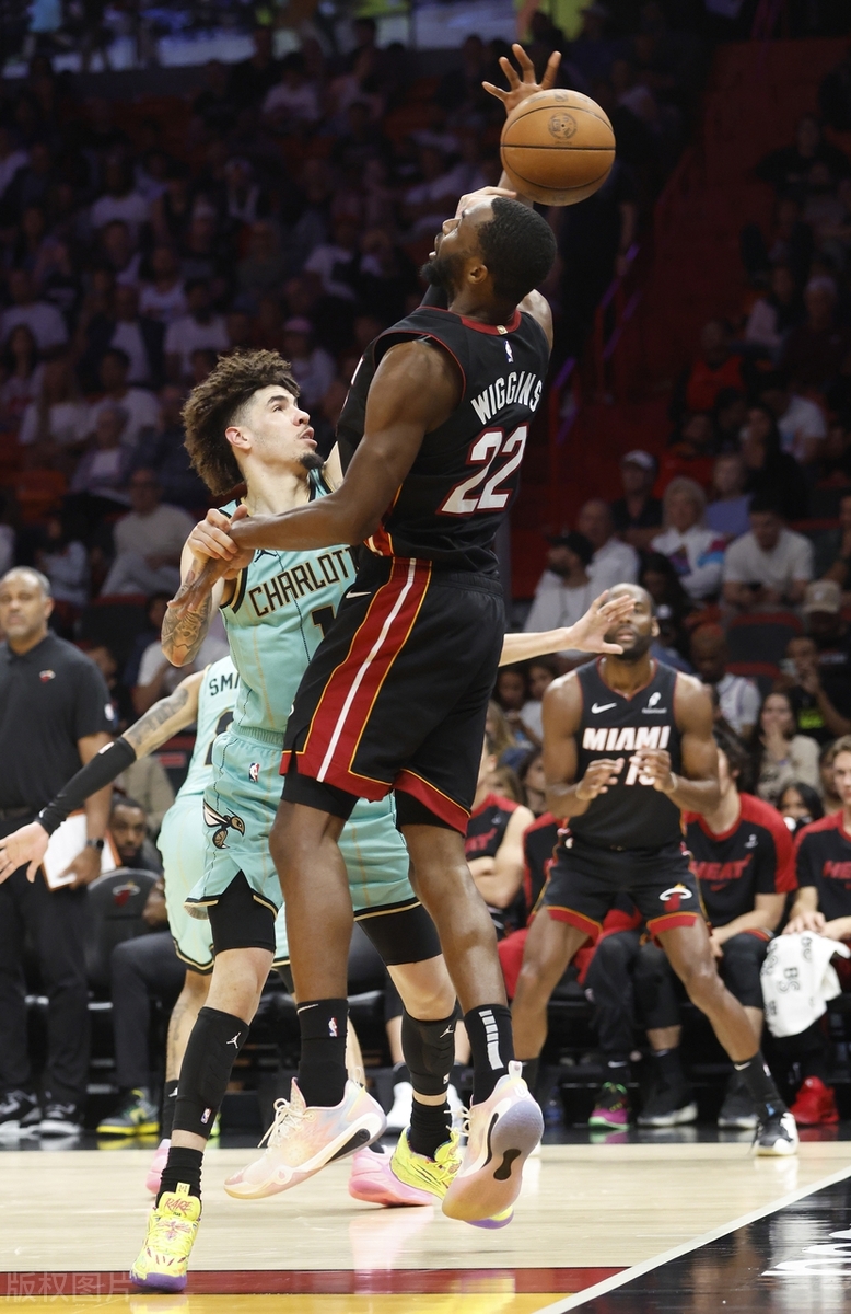 关于热火击败黄蜂积分攀升的信息