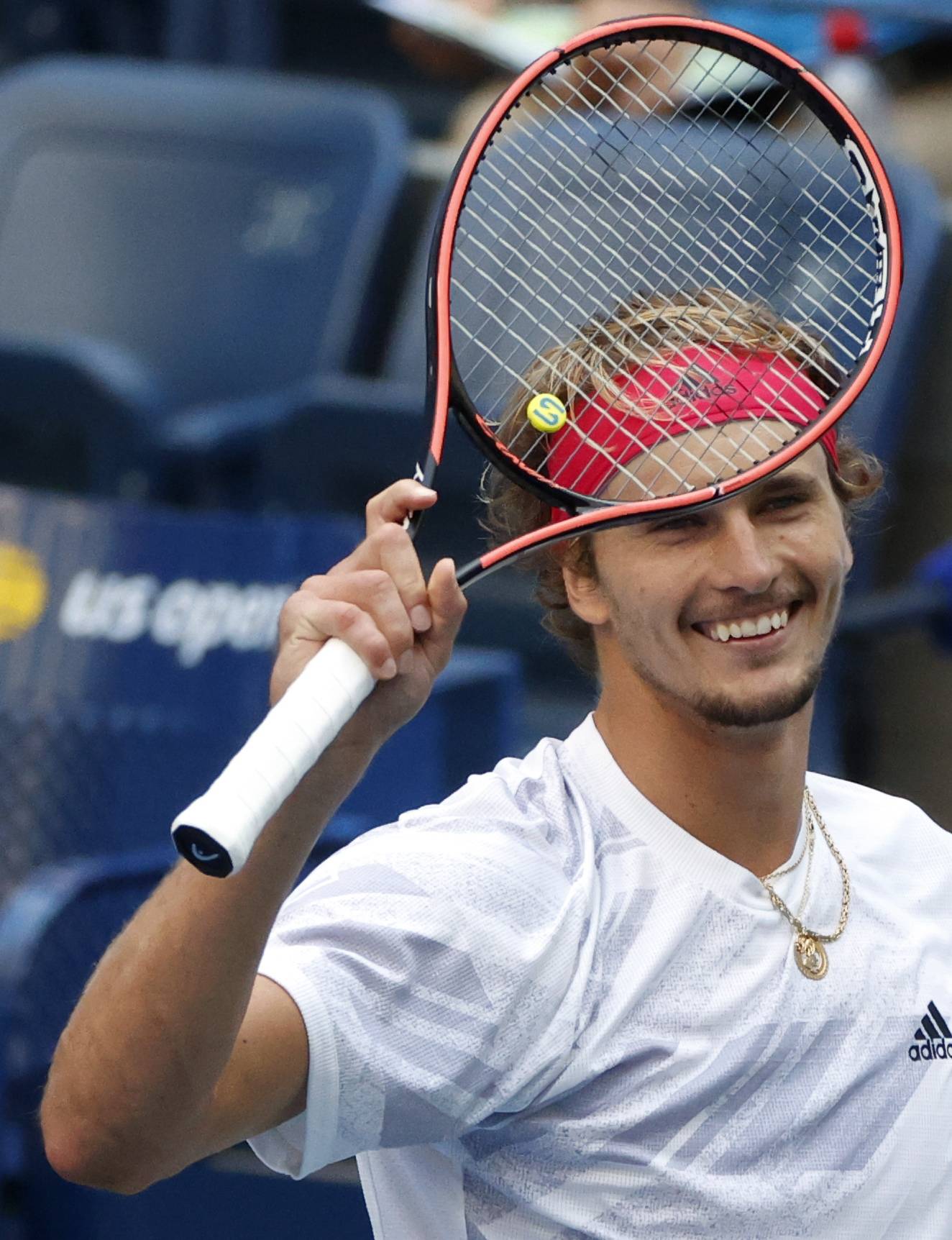 英国网球队力克西班牙网球队，兹维列夫高光表现