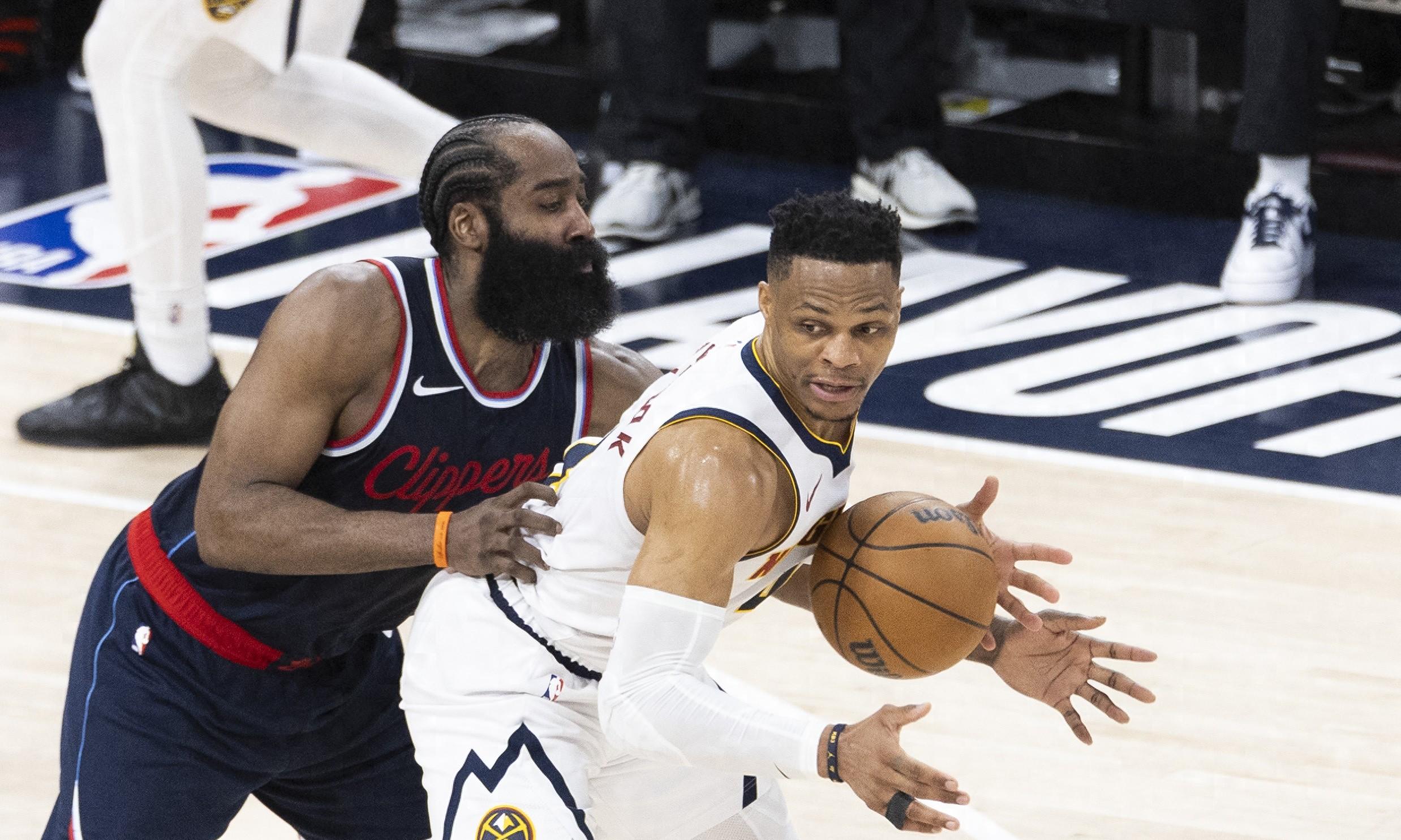 快船主场击败雷霆,实现七连胜 快船主场击败雷霆,实现七连胜