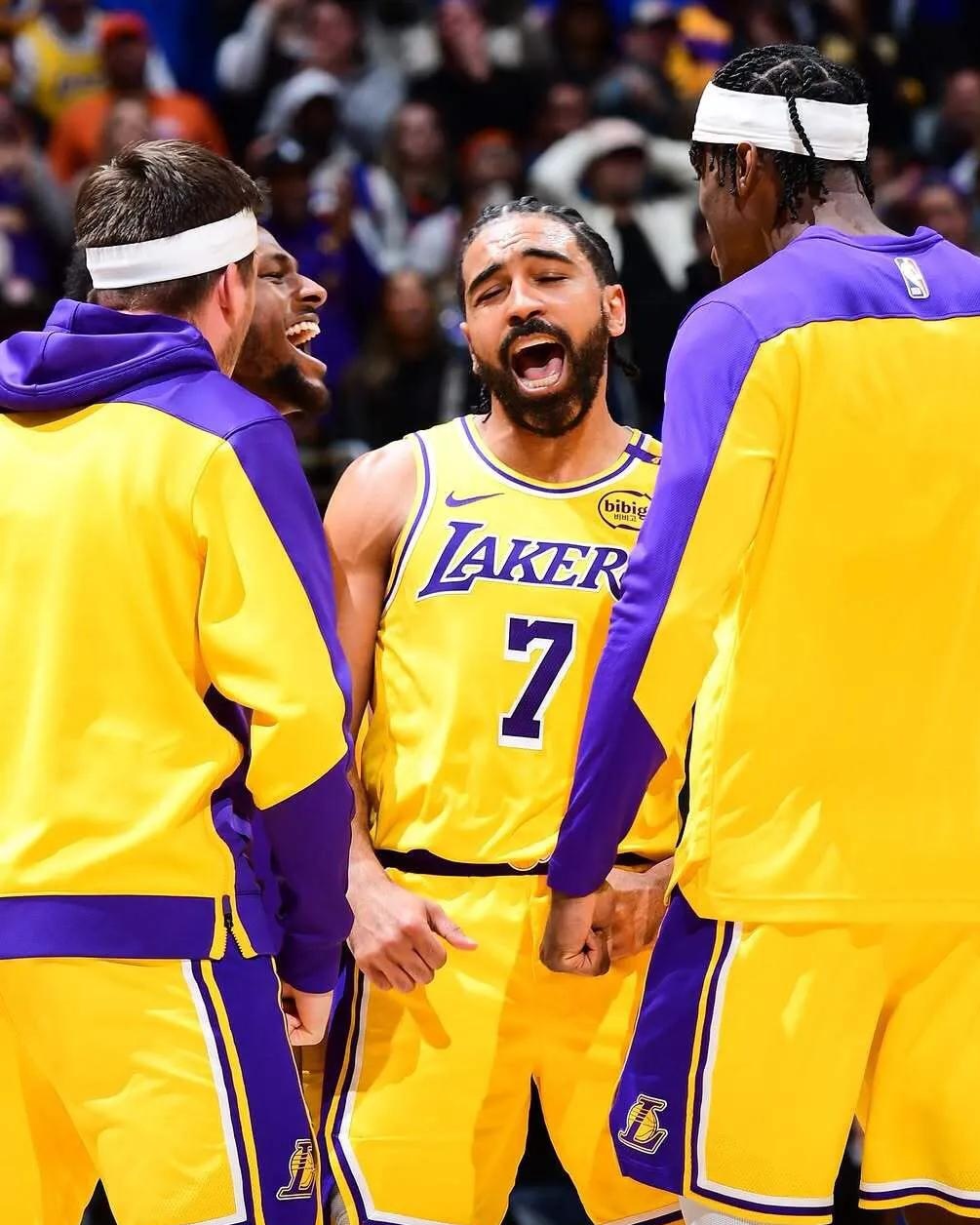 季中交易现成效，湖人队迎来转机