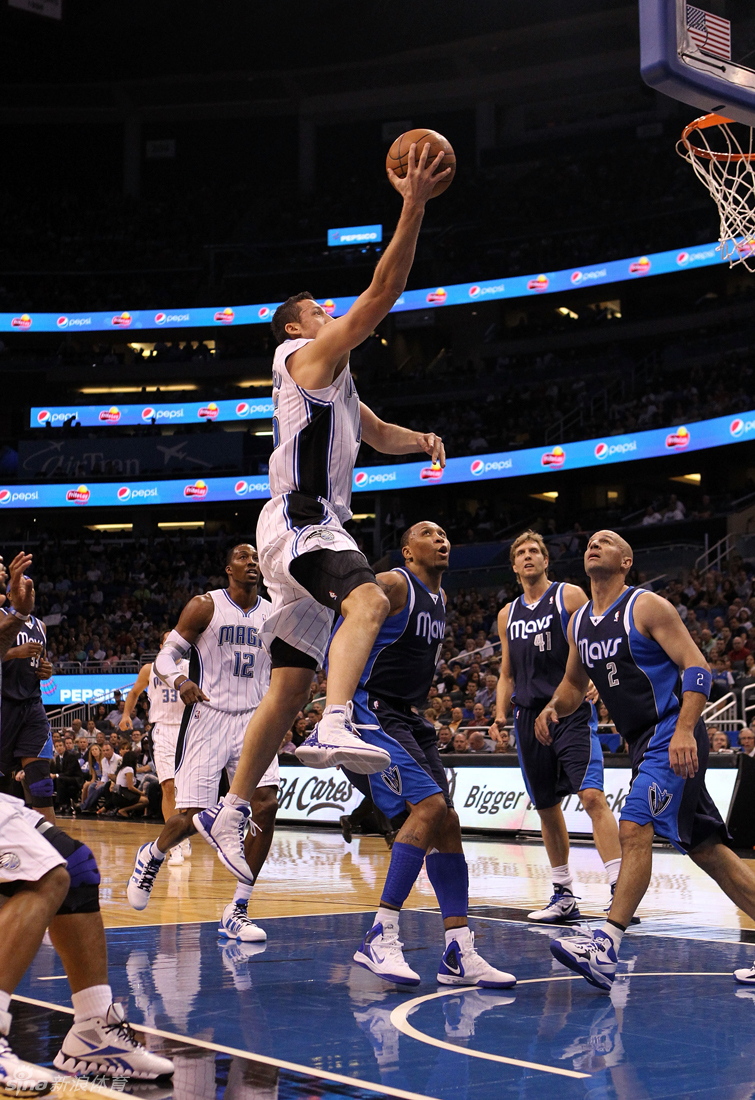 小牛大胜魔术,止住连败 小牛大胜魔术,止住连败