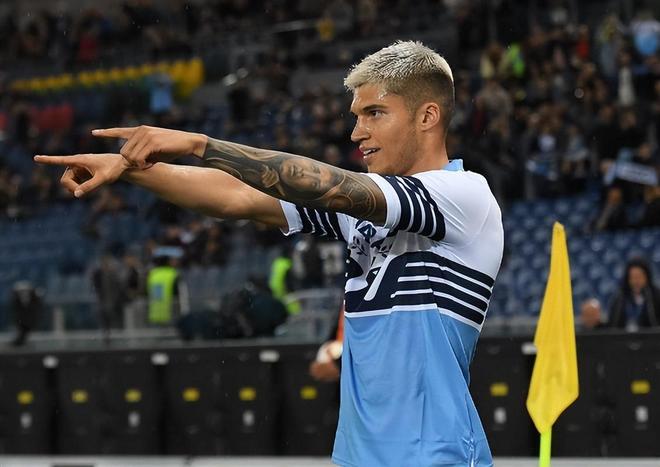 国米老板张康阳透露球队加强后防计划，或签约新中卫