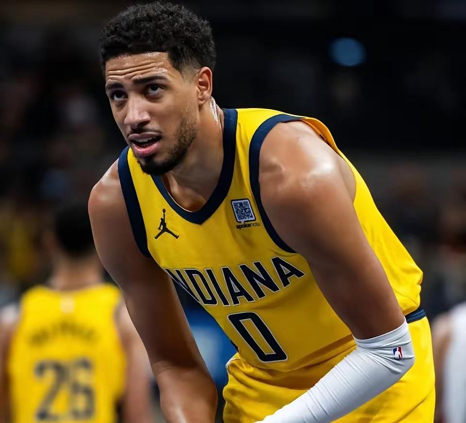 76人惨败爵士，米切尔得分超高